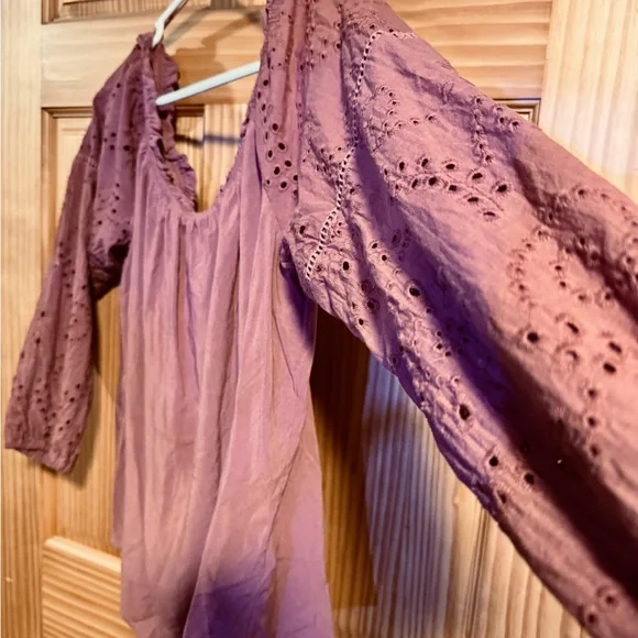 💝 Maurices 3/4 Sleeve Eyelet Blouse in rustic brown, size XL - Picture 3 of 7